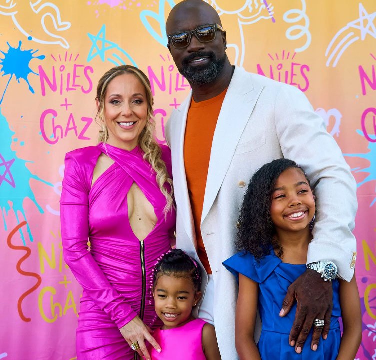Iva Colter as a Mom