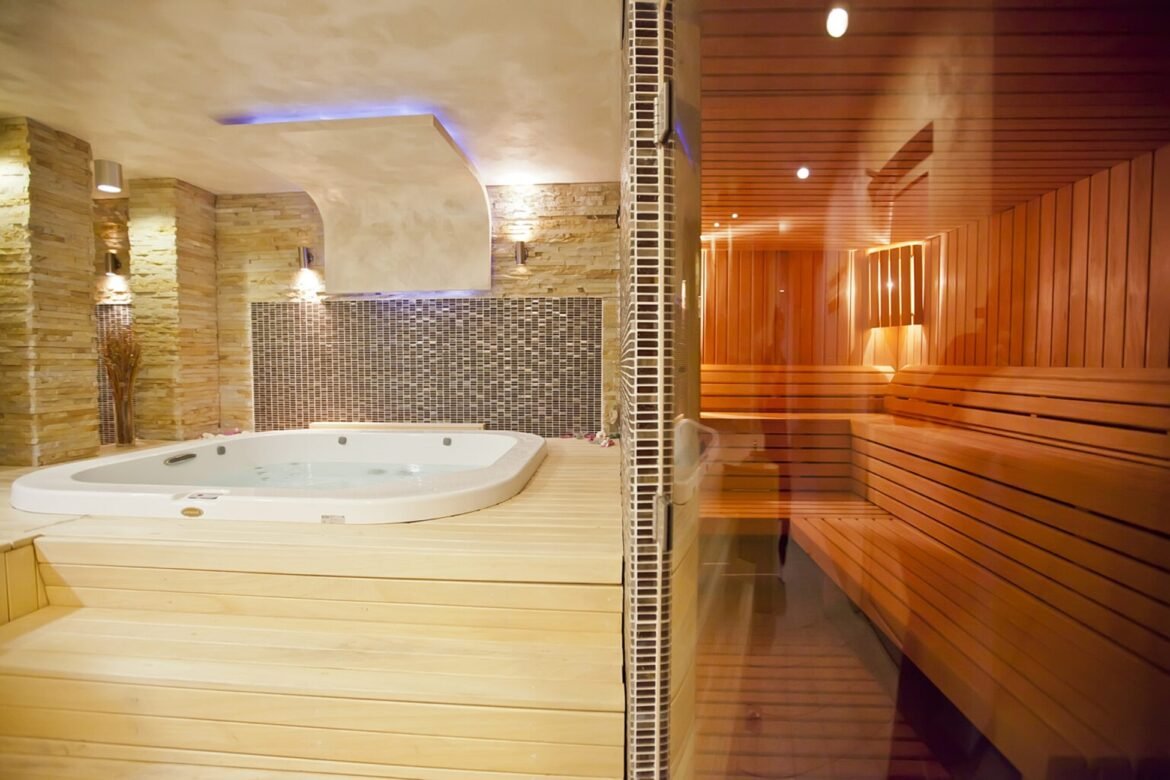 How Modern Saunas and Hot Tubs Boost Health