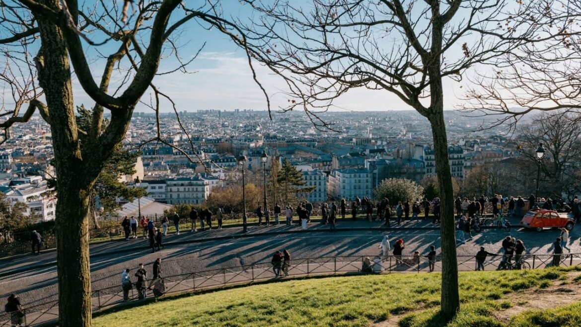 A Tale of Two Metropolises