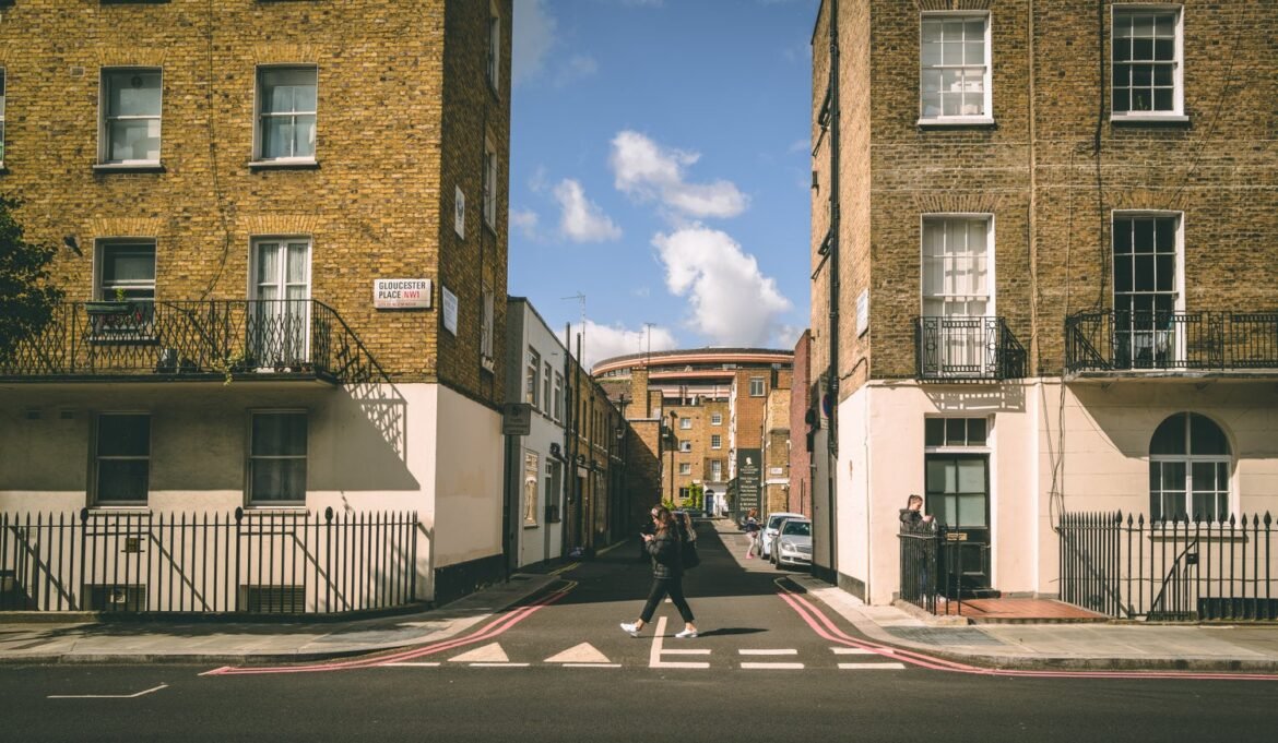 Moving Between Apartments in London